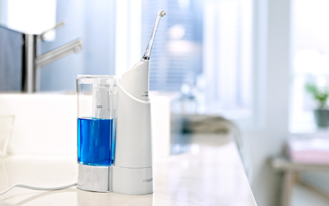 Hai să uşurăm şi mai mult curăţarea interdentală