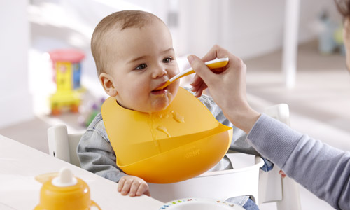 Ce trebuie să ştii despre diversificarea la bebeluşi