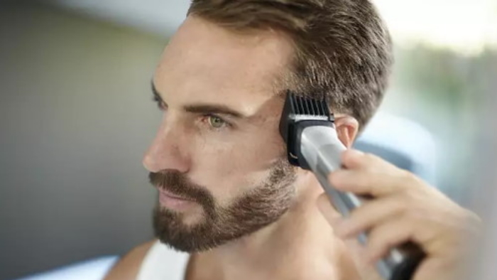 Cum &icirc;ți poți &icirc;ntreține tunsoarea și barba la tine acasă 